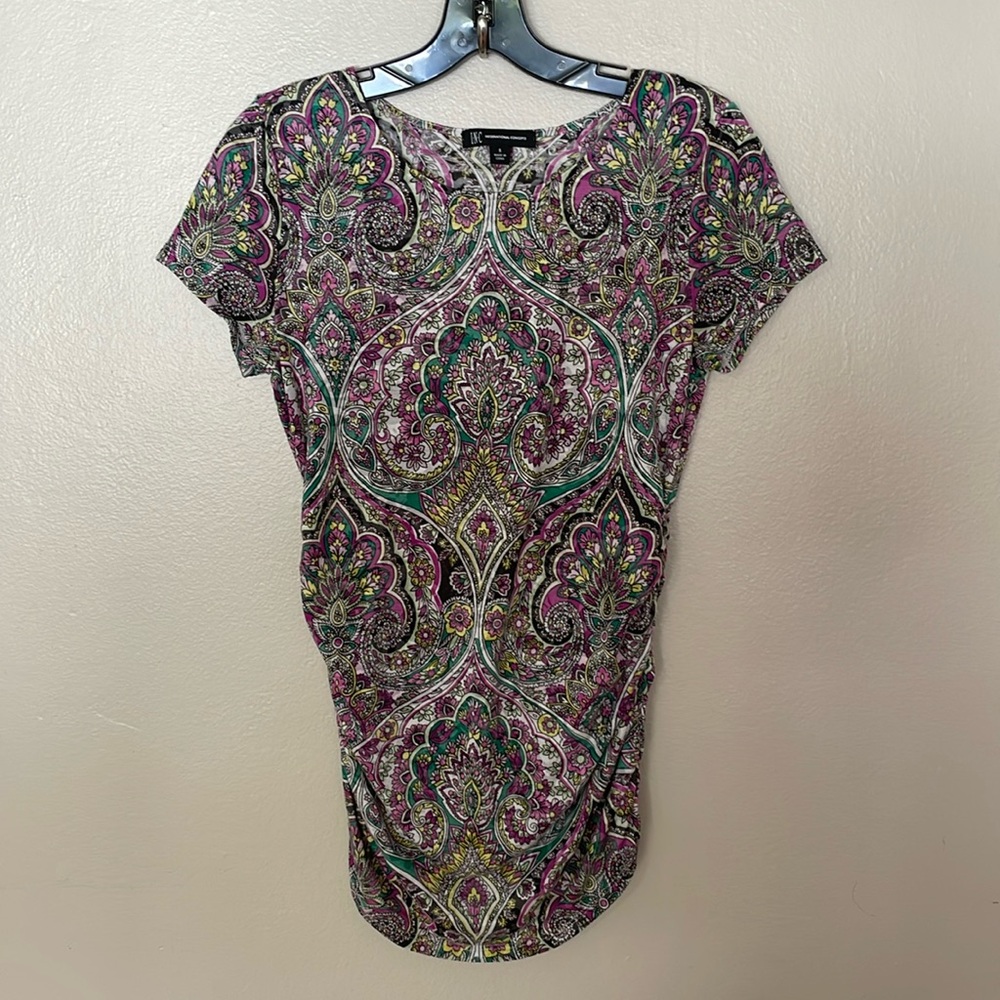 NWOT INC International Concepts Tee. Small